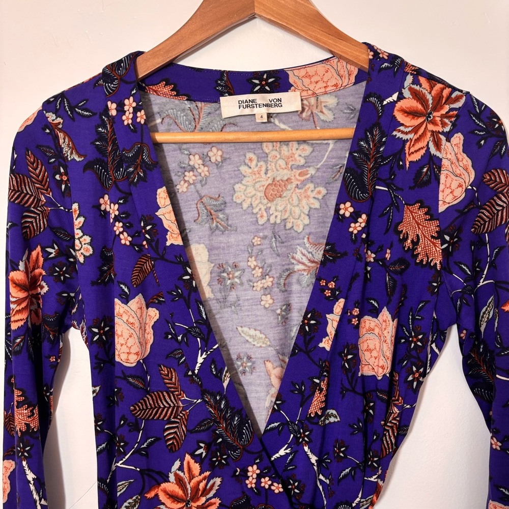 DIANE von FURSTENBERG DVF Blue Purple Floral Print Julian Silk Wrap Dress Sz 4 - Picture 3 of 14